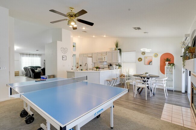 Foto del edificio - Fully Furnished Single-Story Gem – Spaciou...