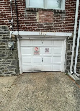 Building Photo - 6839 Radbourne Rd
