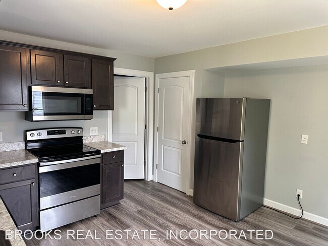 Building Photo - 2 br, 1.5 bath House - 909 Lafayette Street