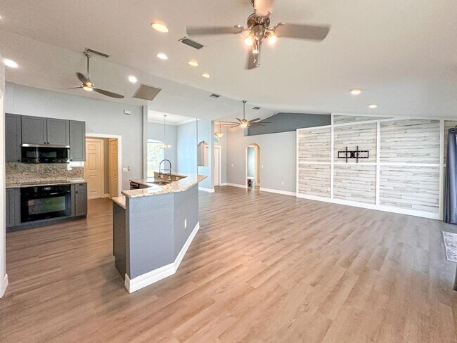 Foto del edificio - 13280 Foresman Blvd