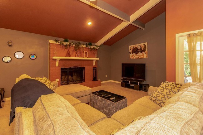 Foto del edificio - 511 Red Oak Dr