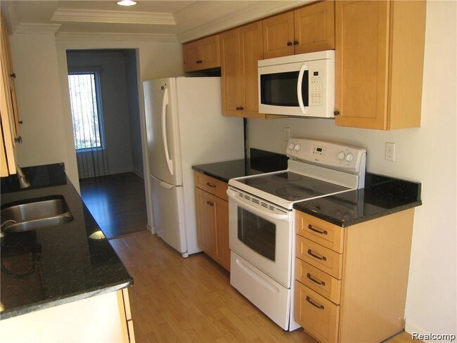 Building Photo - 756 Oakbrook Ridge Dr
