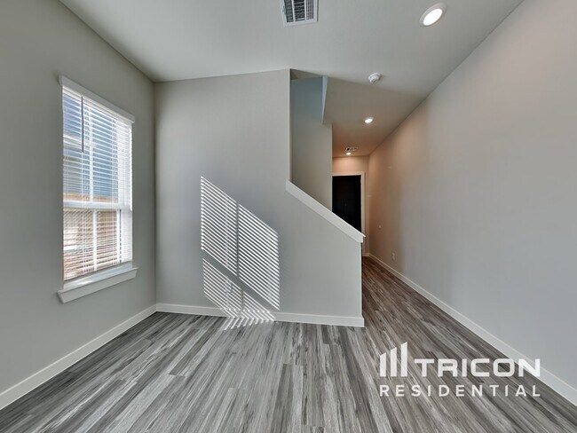 Building Photo - 9835 Willow Creek Commerce Dr 108 Tomball TX