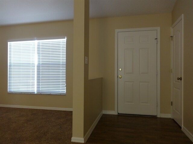 Foto del edificio - 1323 Old Millpond Rd