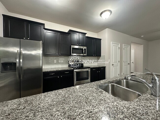 Building Photo - 4 Bed 2.5 Bath Home in Northlake