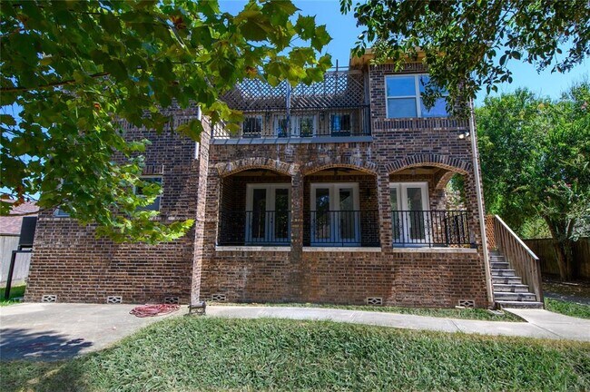 Building Photo - 9714 Braesmont Dr