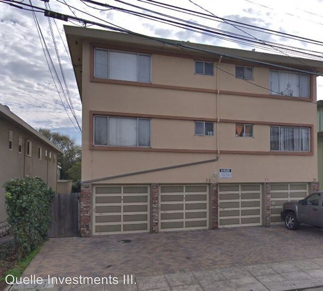 Building Photo - 32 E 40th Ave