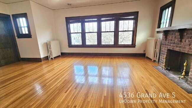 Foto del edificio - 4536 Grand Ave S