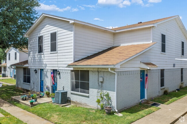 Alternate - Hampton Townhomes