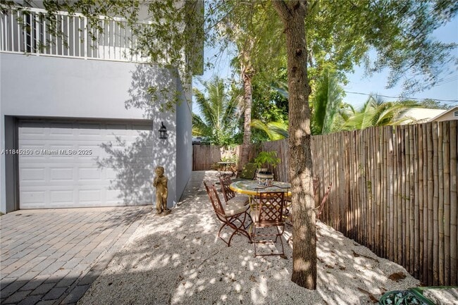 Foto del edificio - 106 Florida Ave