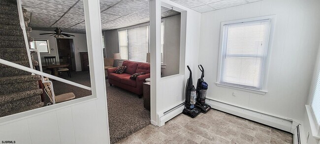 Foto del edificio - 568 N Trenton Ave