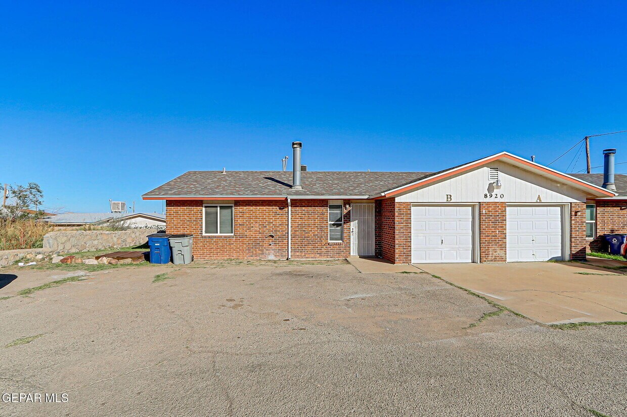 Foto principal - 8920 Leo St