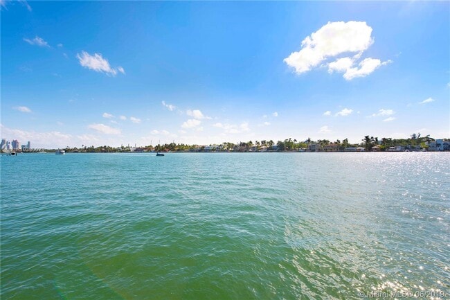 Building Photo - 21 E San Marino Dr