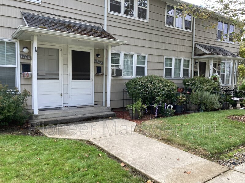 1162 NE Freemont Ave, Roseburg, OR 97470 Condo for Rent in Roseburg