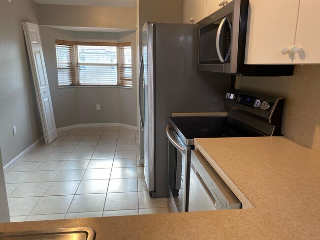 Foto del edificio - 3501 Briar Bay Blvd