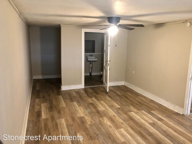Building Photo - 3 br, 1.5 bath House - 103 Davis St