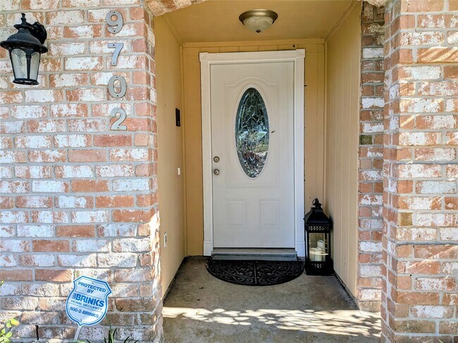 Building Photo - 9702 Harrowgate Dr