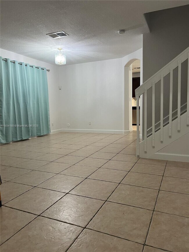 Foto del edificio - 13468 SW 23rd St