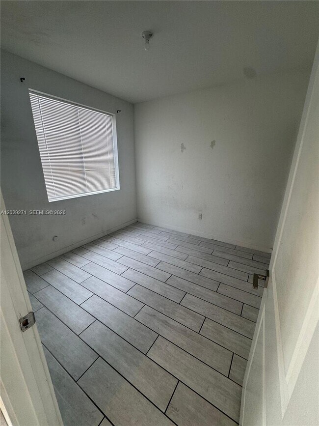 Foto del edificio - 1048 SE 23rd Terrace
