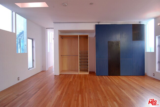 Foto del edificio - 116 Pacific Ave