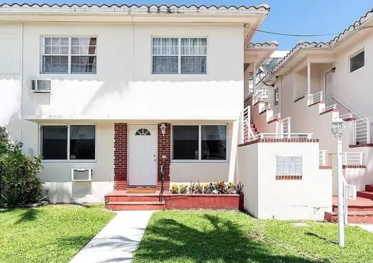 Foto principal - 1195 Marseille Dr