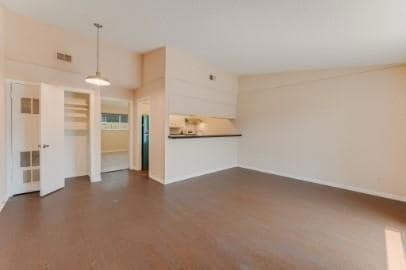 Building Photo - 610 W 51st St