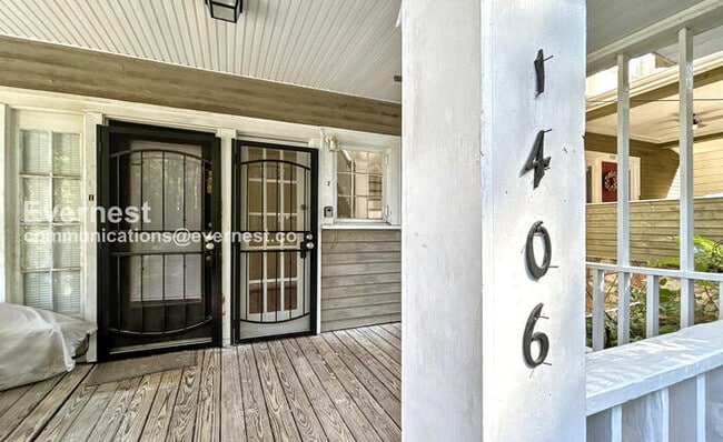 Building Photo - 1406 17th Ave S