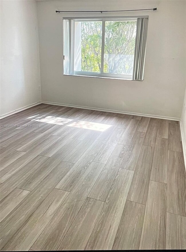 Foto del edificio - 7800 Camino Real