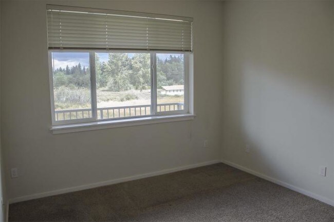 Building Photo - 2 bedroom in Everett WA 98208