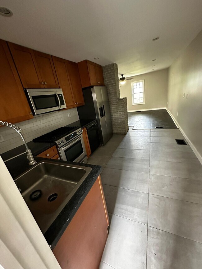 Foto del edificio - 327 N Clarendon Ave