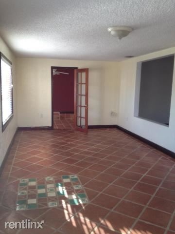 Building Photo - 4 br, 2 bath House - 407 W Palm St