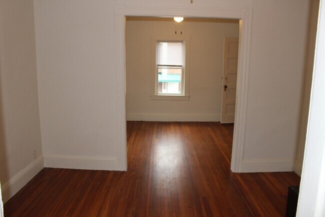 Foto del edificio - 124 Dunham St