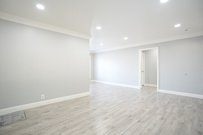 Building Photo - Charming Three Bedroom Westwood Napa Home