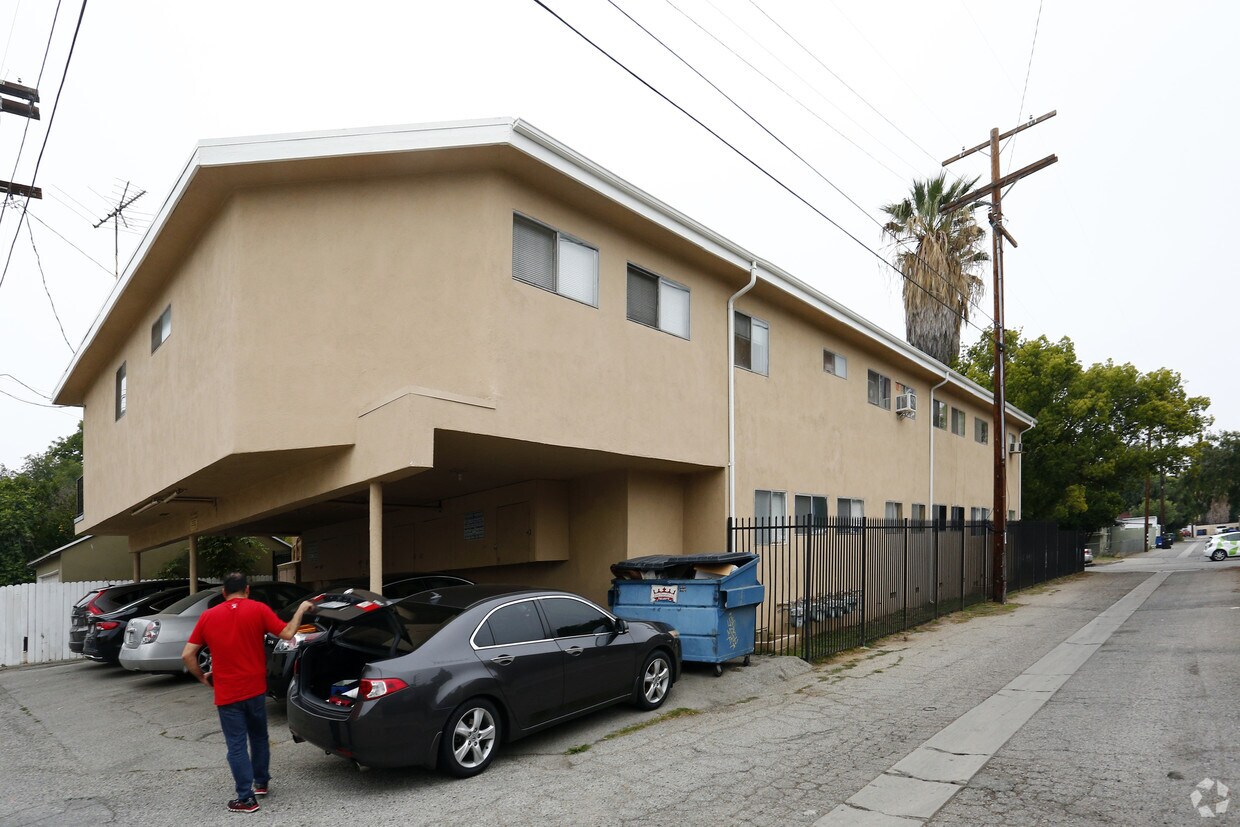 Building Photo - Montgomery Apartments