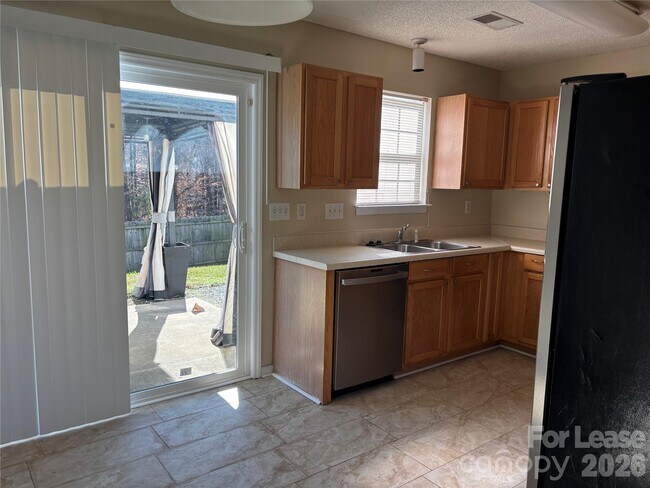 Foto del edificio - 1641 Clooney Ln