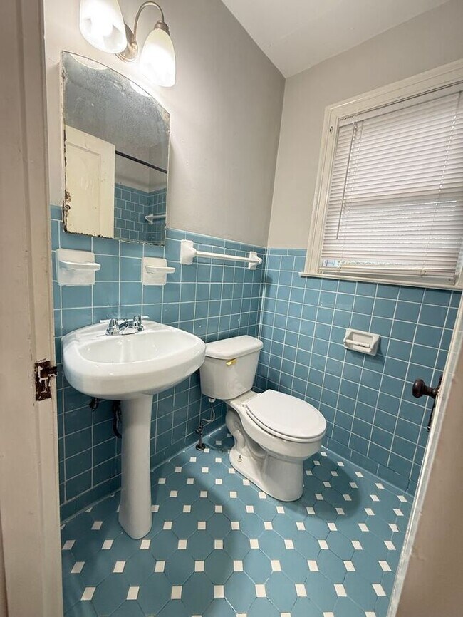 Building Photo - Adorable Cottage in East Nashville!