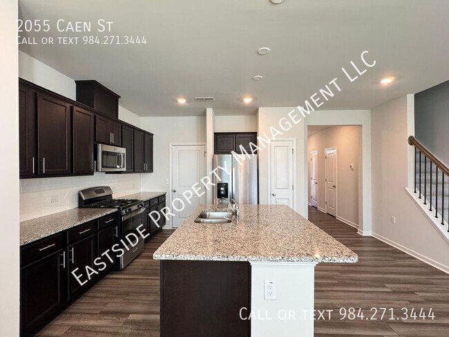 Foto del edificio - 2055 Caen St