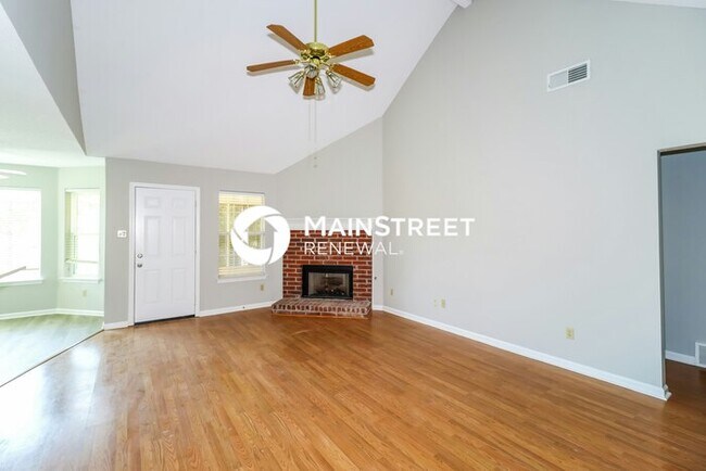 Building Photo - 3 Bedroom Pet-Friendly Home in Cordova, TN with Main Street Renewal