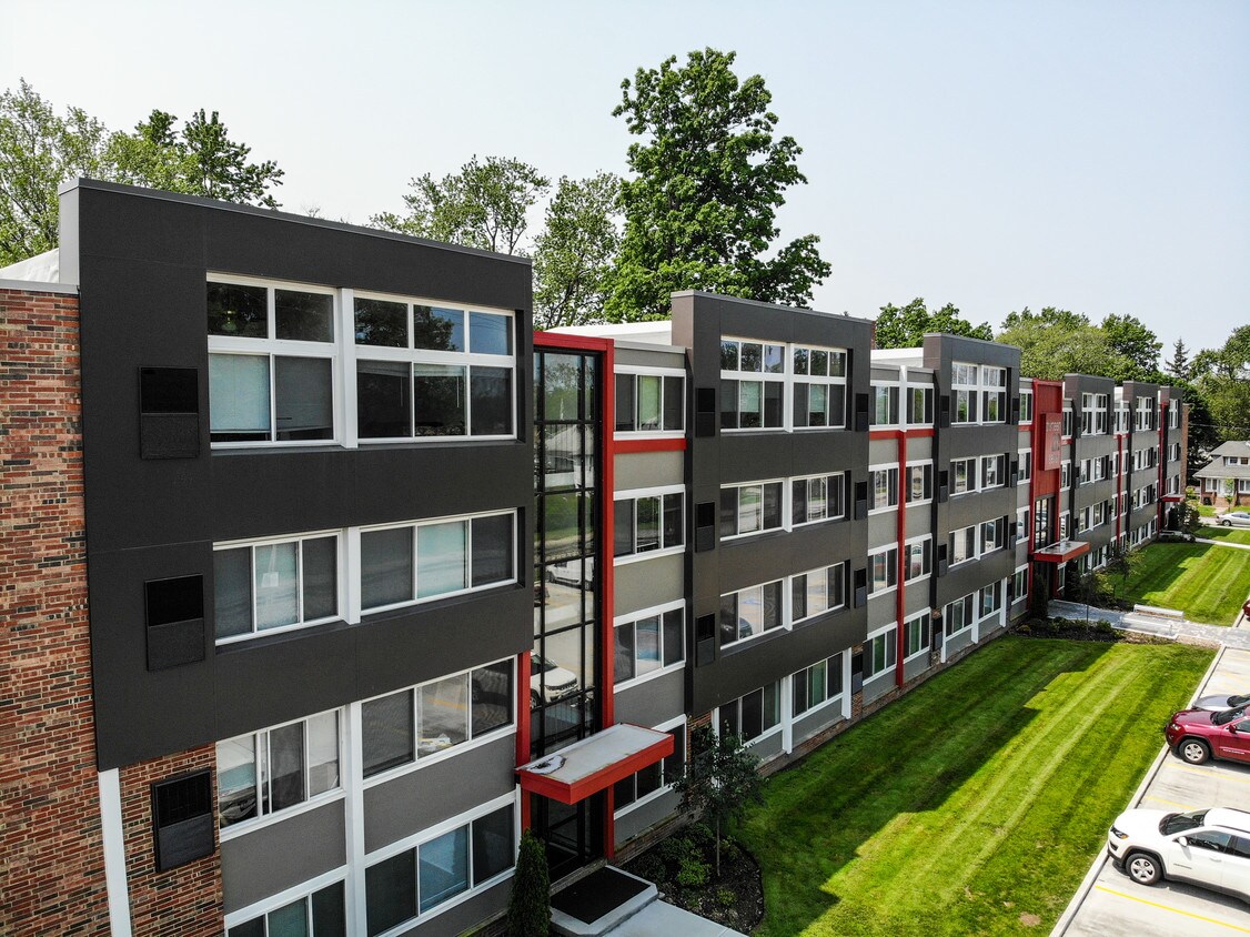 Thirteen 20 Seven Apartments Apartments in Lakewood, OH