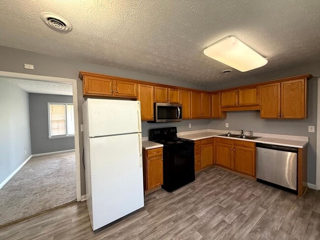 Building Photo - 175 Brocton Dr