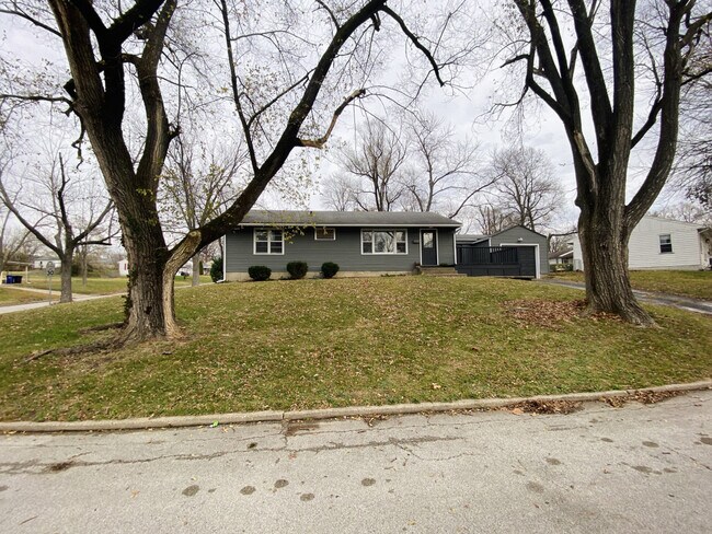 Building Photo - 40 7th Drive