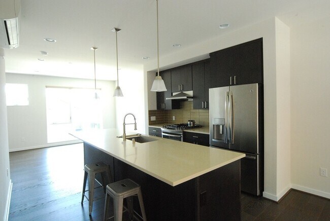 Foto del edificio - 6545 34th Ave NE