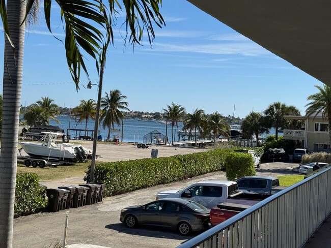 Foto del edificio - 4802 N Flagler Dr