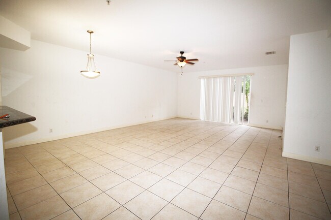 Building Photo - 411 Bayfront Dr