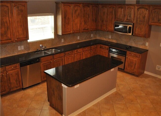 Building Photo - 9424 Snowberry Dr