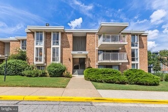 Building Photo - 2600 Indian Dr