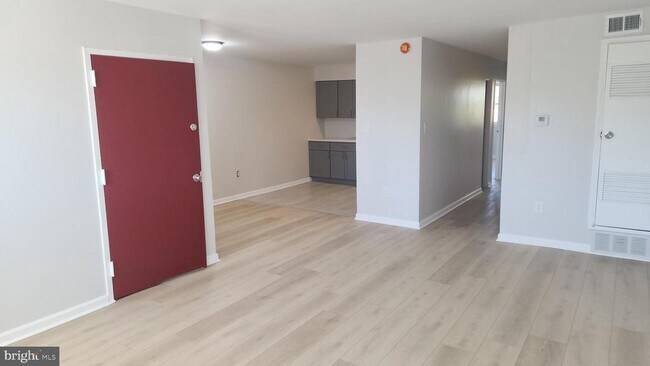 Foto del edificio - 7028 Lark Pl