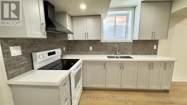 Photo du bâtiment - 329 Blinco Terrace