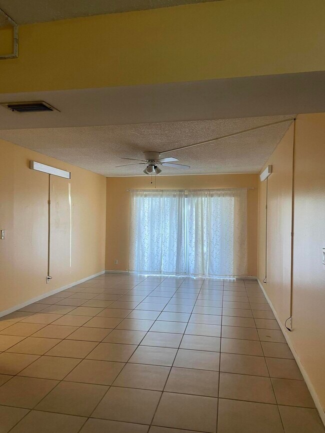 Foto del edificio - 632 NW 13th St