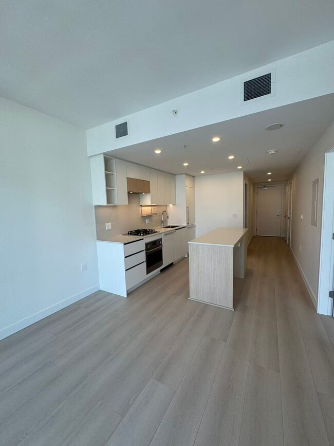 Building Photo - 13573 98A Av